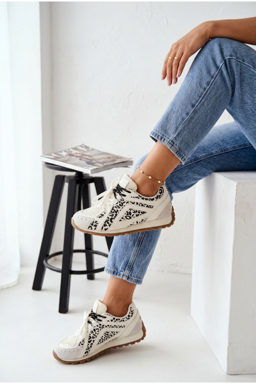 Pele de camurça À modalo de tênis Feminino Big Star TT274548 cor branca