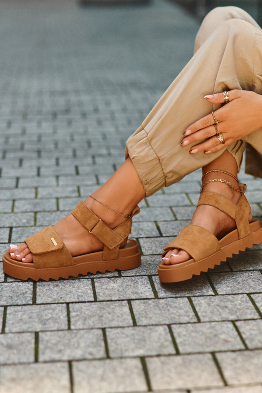 Feminino Sandálias de camurça com uma plataforma Big Star NN274705 cor marrom