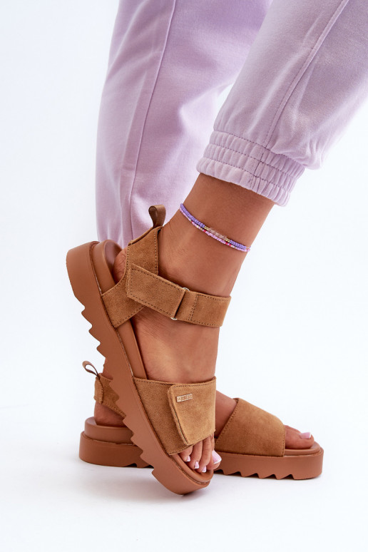 Feminino Sandálias de camurça com uma plataforma Big Star NN274705 cor marrom