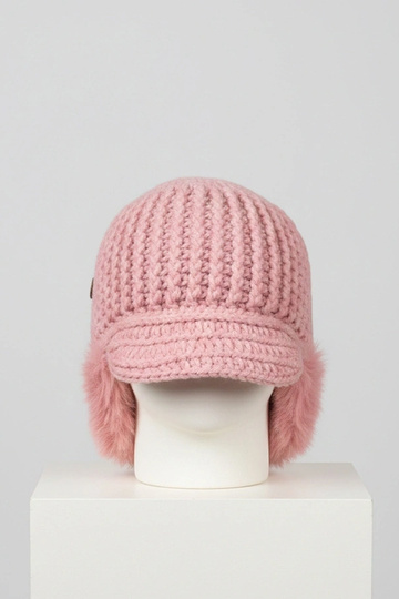 Gorro rosa com protetores...