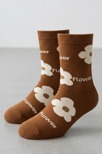 Meias marrons com flores Sella