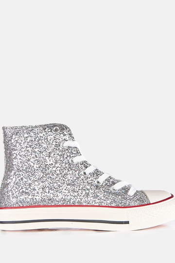 Tênis prateados brilhantes... 2