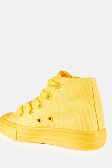 Tênis amarelos para...