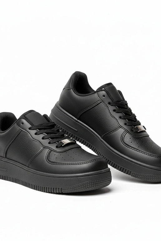 Tênis pretos com plataforma Brigitte