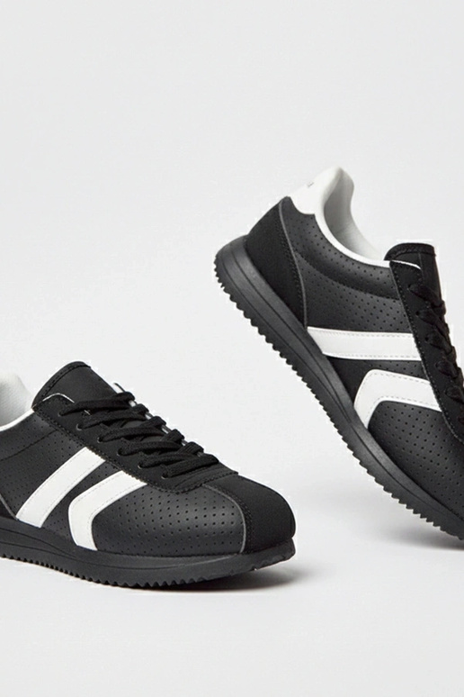 Tênis esportivos pretos Camille