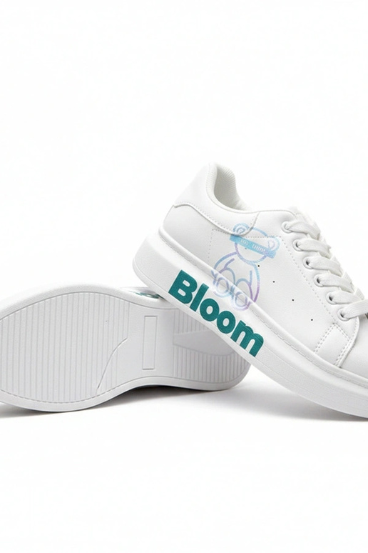 Tênis brancos com plataforma e...