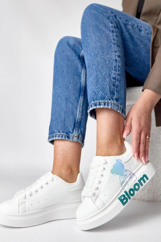 Tênis brancos com plataforma e...