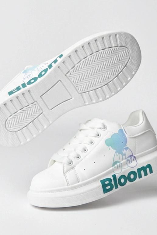 Tênis brancos com plataforma e...