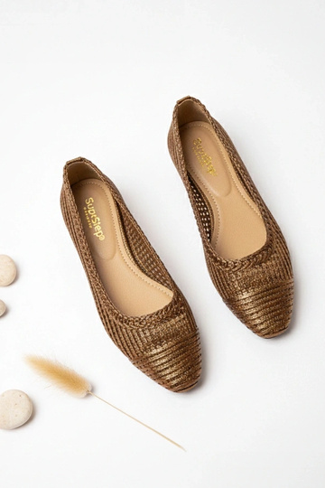 Bailarinas marrons vazadas... 2