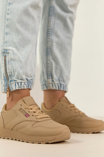 Tênis casuais cor areia com...