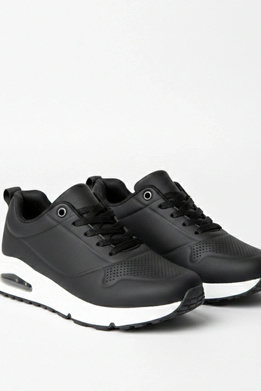 Tênis pretos com sola grossa Sylvie