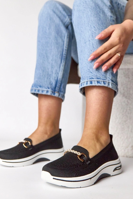 Tênis de tecido preto com zircônias...