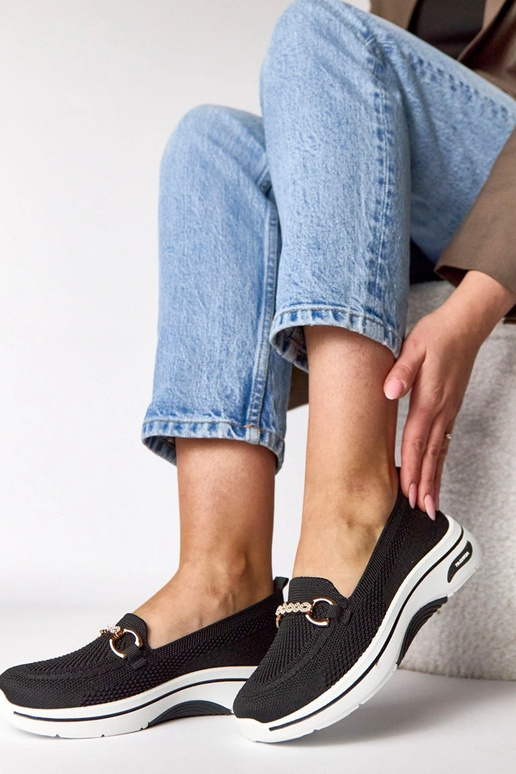 Tênis de tecido preto com zircônias...