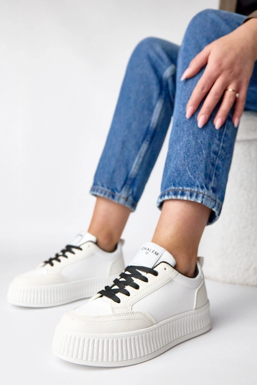 Tênis plataforma brancos e pretos...