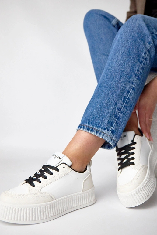 Tênis plataforma brancos e pretos...