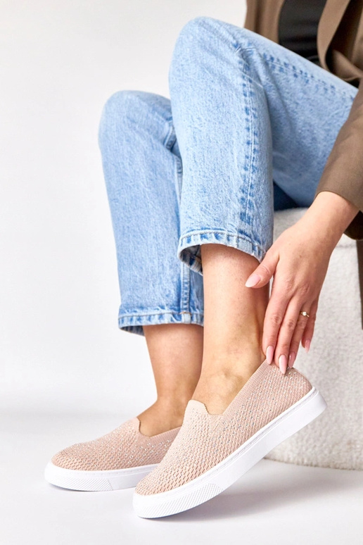 Tênis de tecido rosa com zircônias...