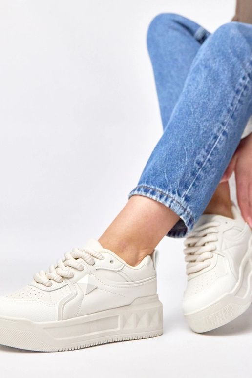 Tênis bege com plataforma Alessandra