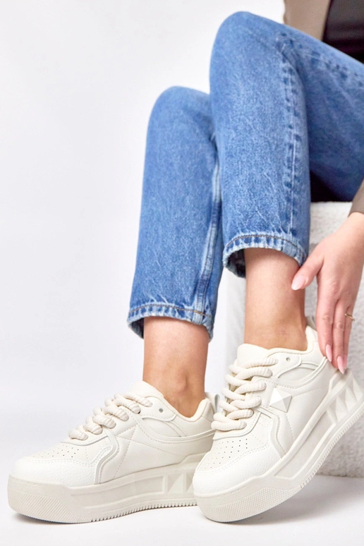 Tênis bege com plataforma Alessandra