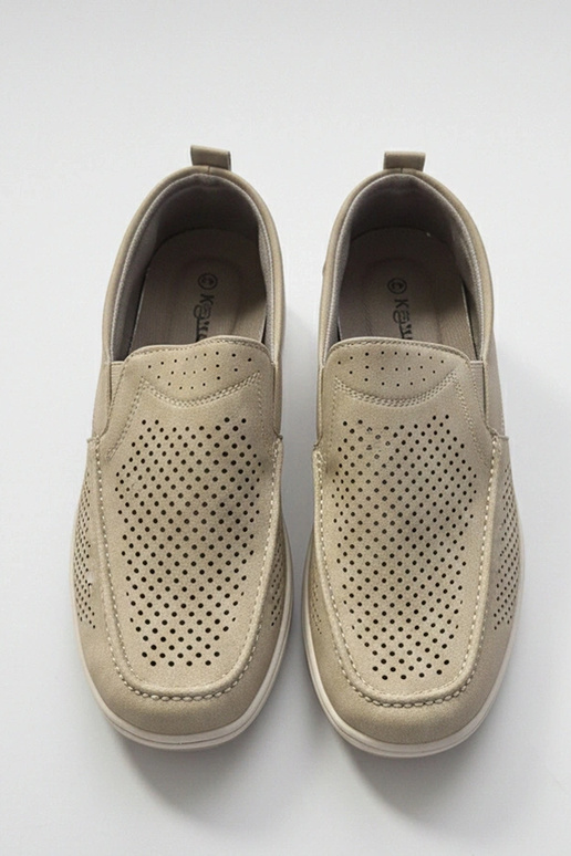 Mocassins masculinos perfurados bege...