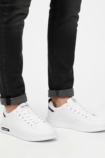 Ténis brancos masculinos... 2