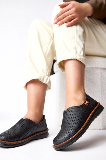 Meias botas pretas com recortes Rosa 2