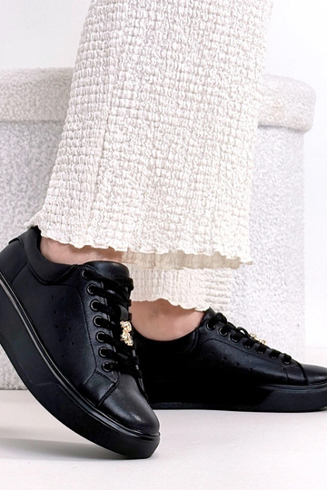 Ténis pretos de couro com...