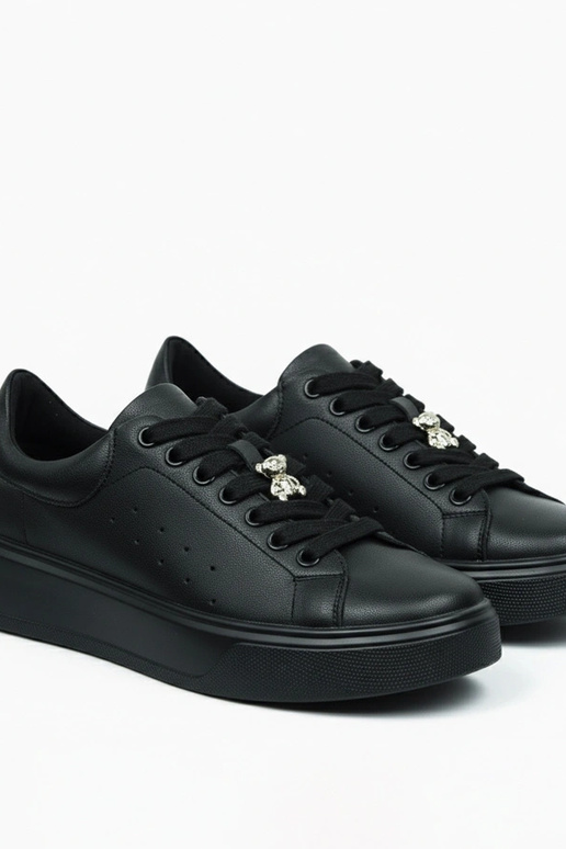 Ténis pretos de couro com plataforma...