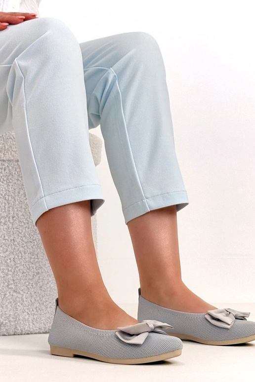 Bailarinas de pele cinzas com laço...