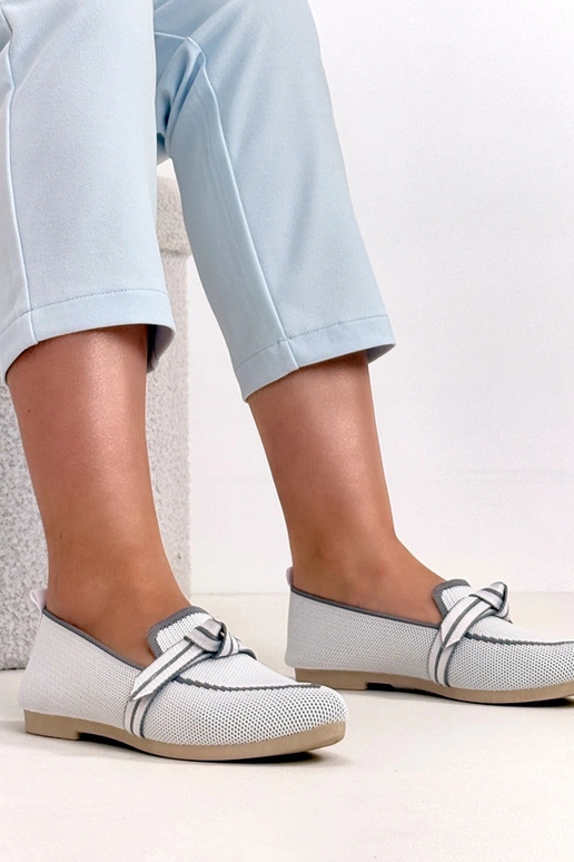 Bailarinas de pele brancas com...