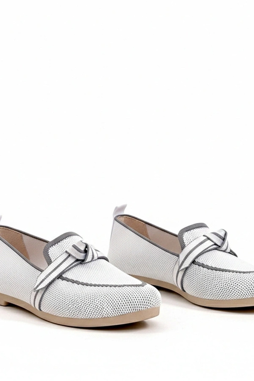 Bailarinas de pele brancas com...