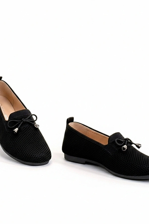 Mocassins pretos de tecido com laço...