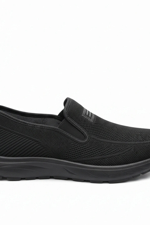 Tênis masculinos pretos sem cadarço...