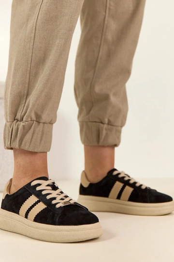 Ténis de pele preta com... 2