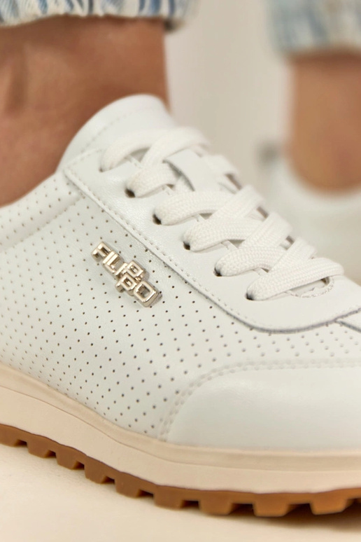 Ténis de pele branca perfurada Filippo