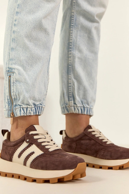 Ténis de pele cor chocolate com...