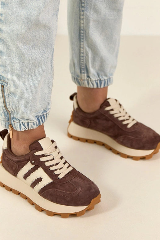 Ténis de pele cor chocolate com...