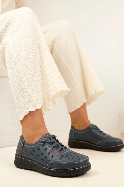 Meias de cano curto com recortes...