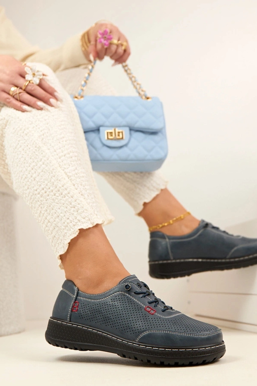 Meias de cano curto com recortes...