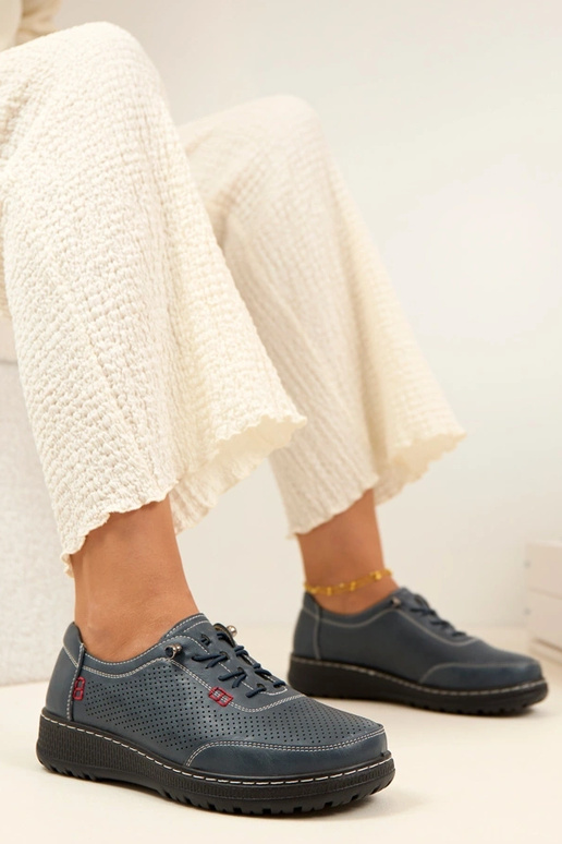 Meias de cano curto com recortes...