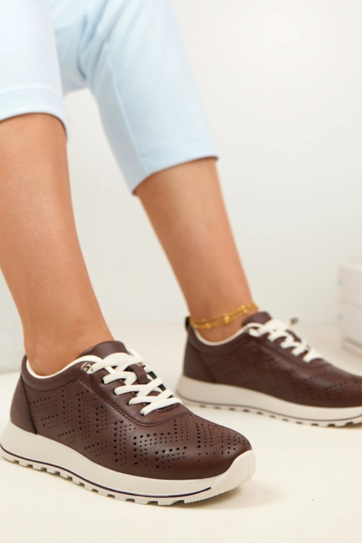 Tênis esportivos arejados e...