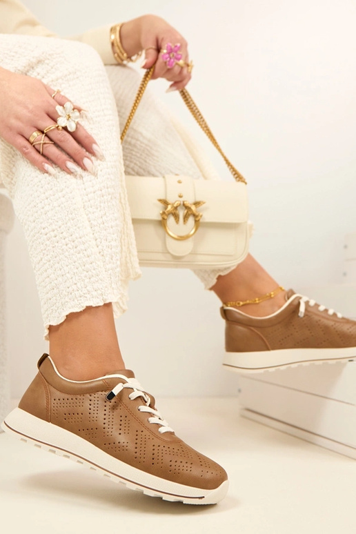 Tênis esportivos arejados e...