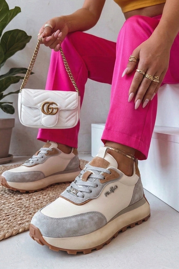 Sapatos de couro bege com plataforma Filippo
