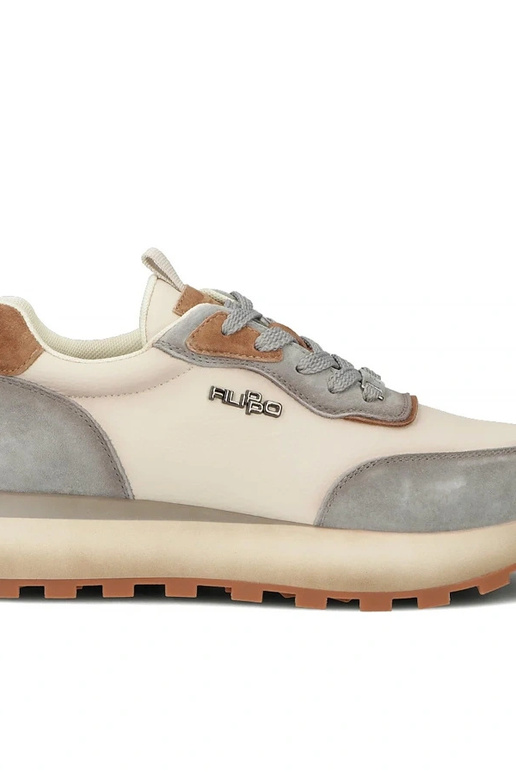 Sapatos de couro bege com plataforma...