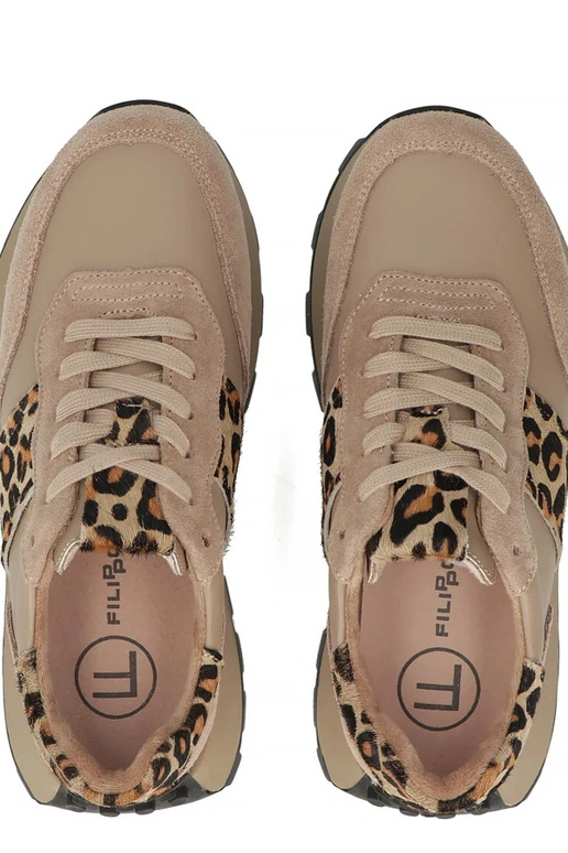 Sapatos de couro bege com plataforma...