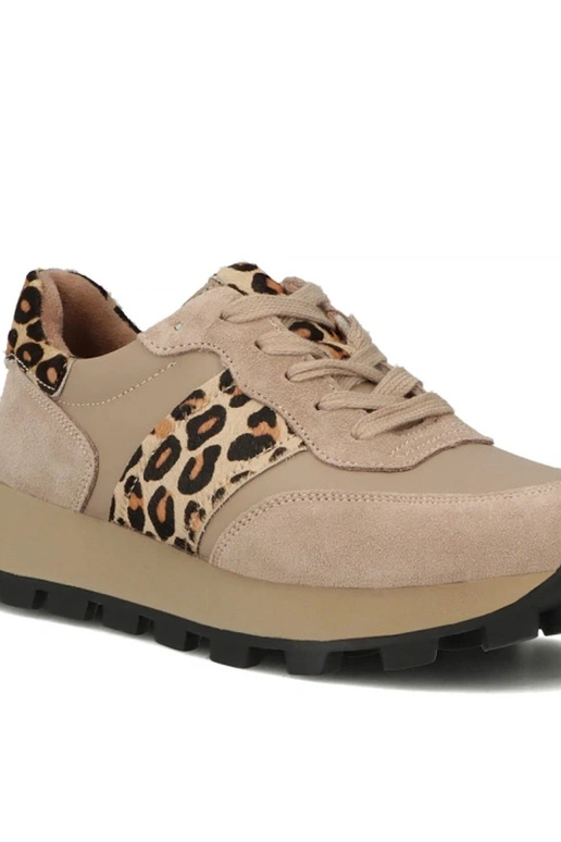 Sapatos de couro bege com plataforma...