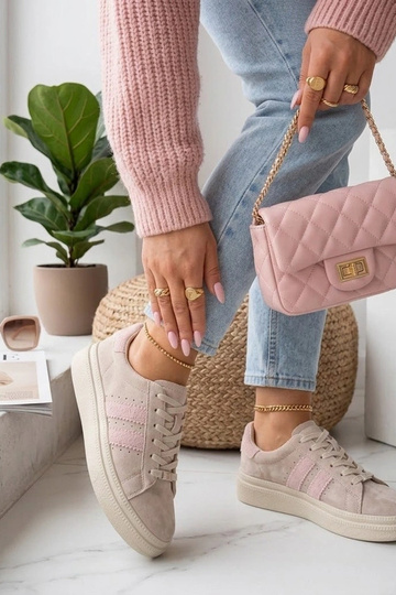 Sapatos de couro bege com...