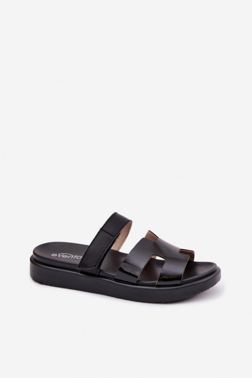 Chinelos de couro Femininocom fecho adesivoem cor preta Lemela