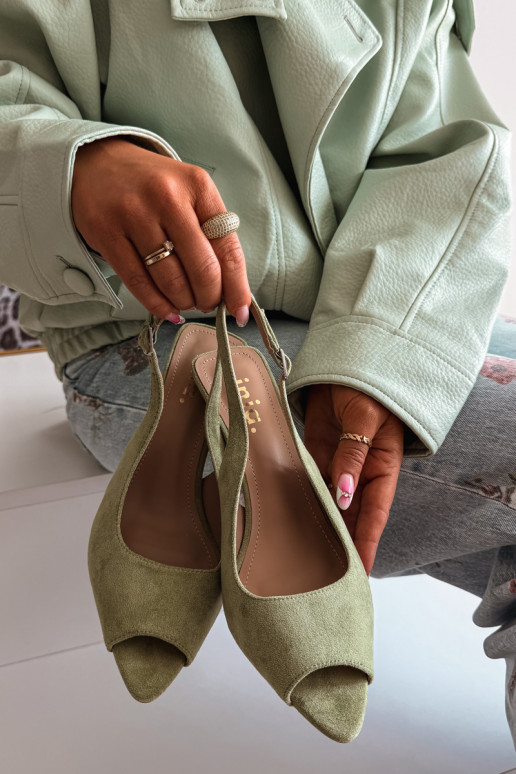 Sandálias femininas com salto fino de camurça ecológicaoParae cor verde Sevina