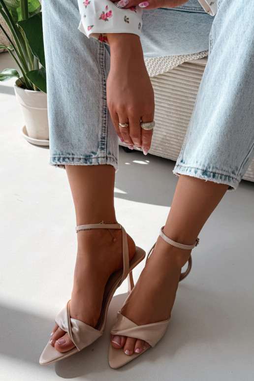 Sandálias femininas com salto fino de couro ecológico bege Sedira