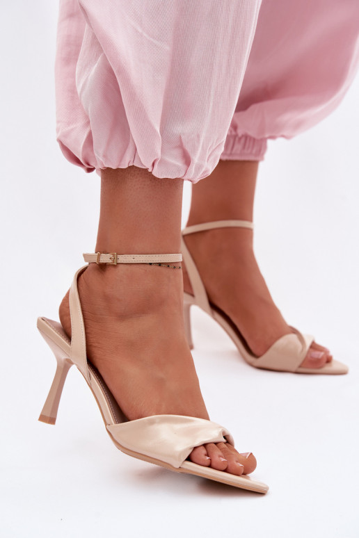 Sandálias femininas com salto fino de couro ecológico bege Sedira